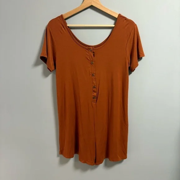 Jackson Rowe Romper - Picture 1 of 6